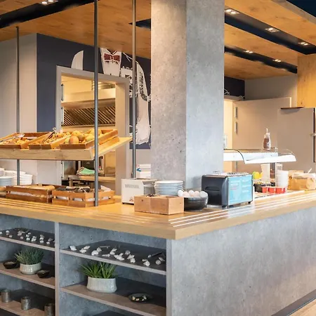 Ibis Budget Oostende Airport ホテル ミデルケルケ