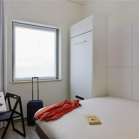 מלון Ibis Budget Oostende Airport 2*