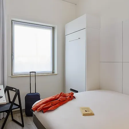 Ibis Budget Oostende Airport فندق
